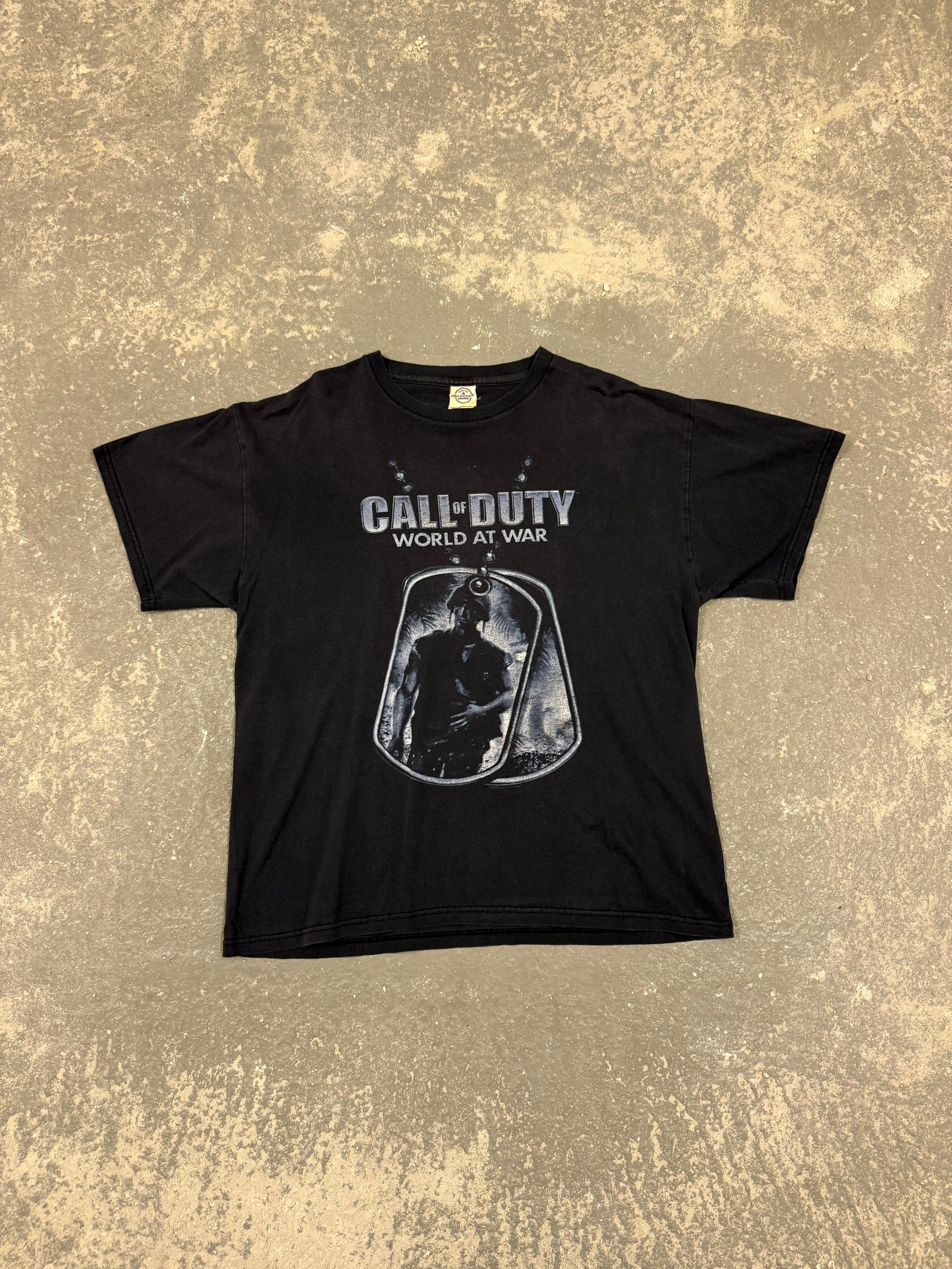 Vintage Call of Duty World at war T-shirt