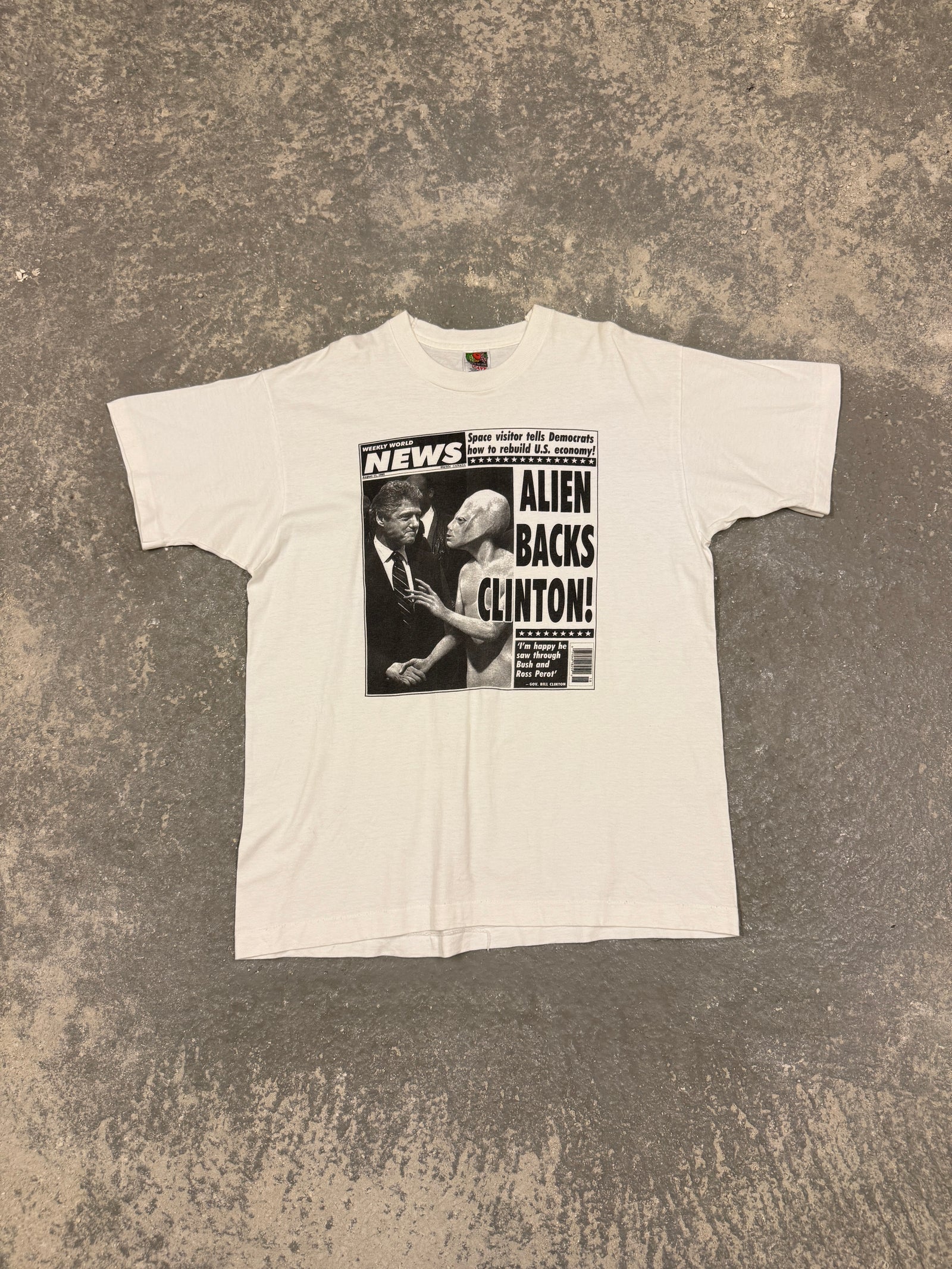 Vintage Alien backs Clinton! T-shirt