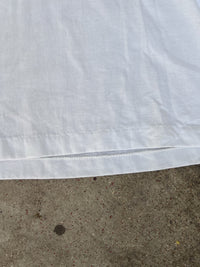 Vintage T-shirt hem stitching detail
