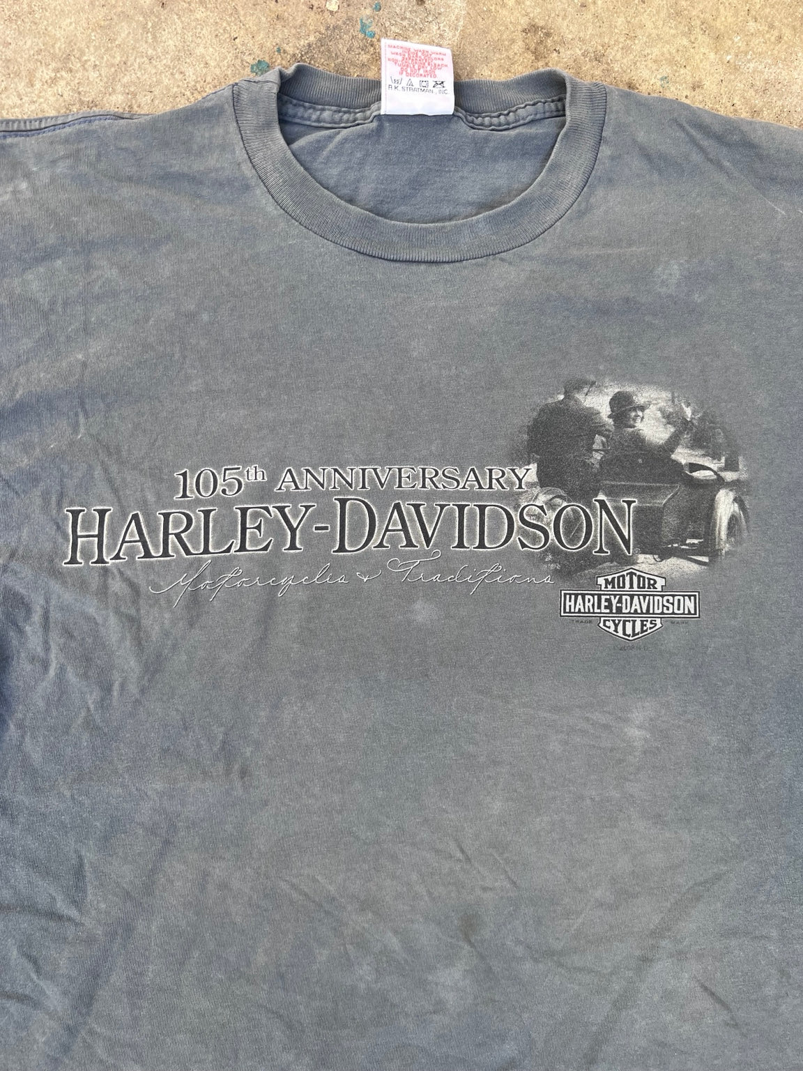 Harley-Davidson 105th Anniversary front graphic detail