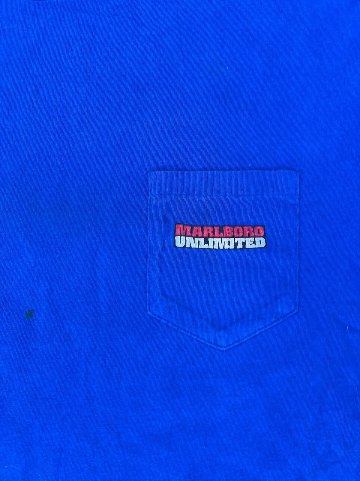 Marlboro Unlimited blue pocket logo detail