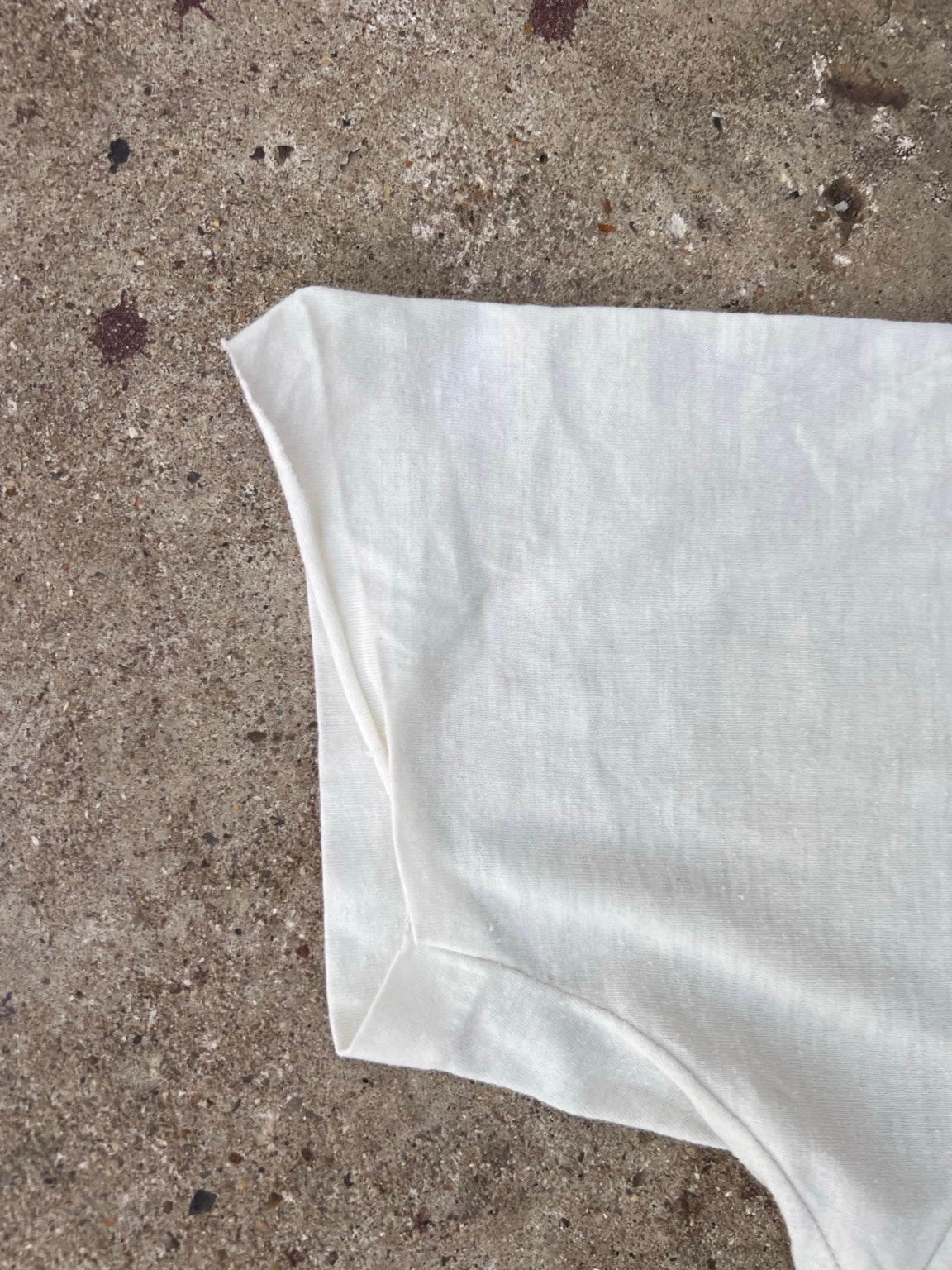 Vintage T-shirt sleeve construction detail